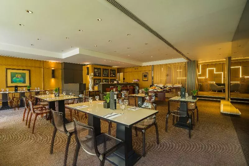 هتل Hf Fenix Lisboa