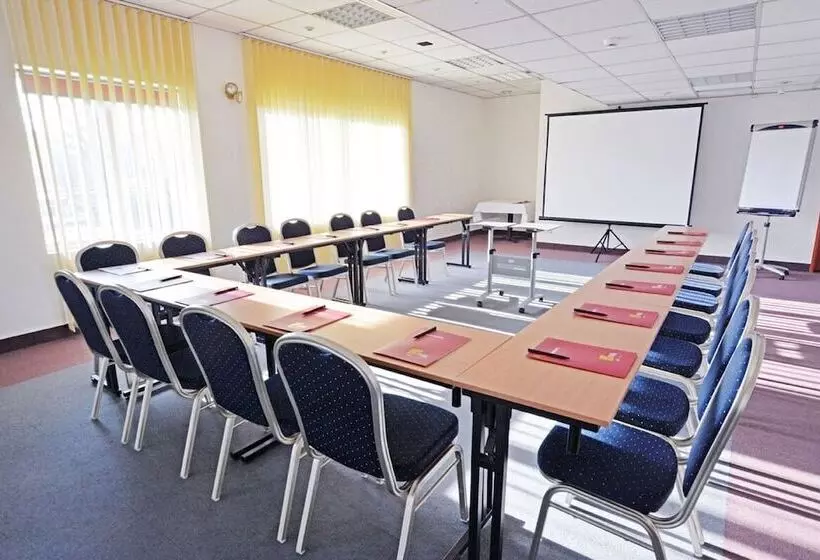 هتل Hp Park Poznań Malta