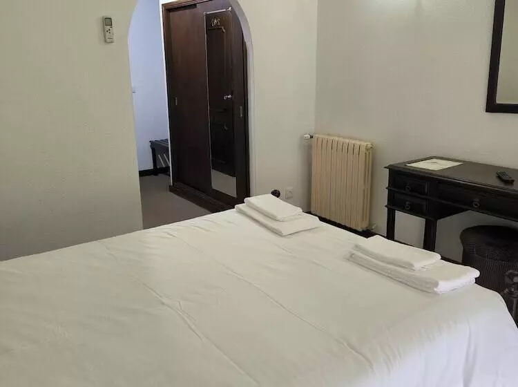 Отель Mira Serra