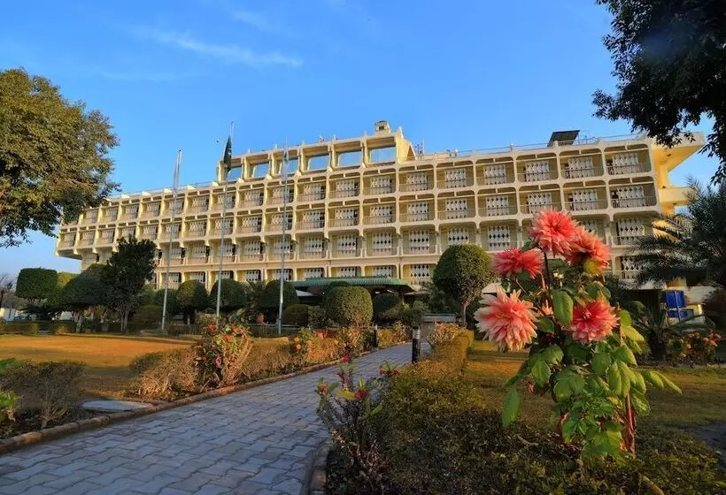 هتل Peshawar Serena
