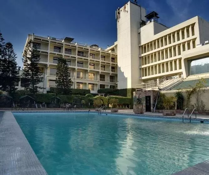 هتل Peshawar Serena