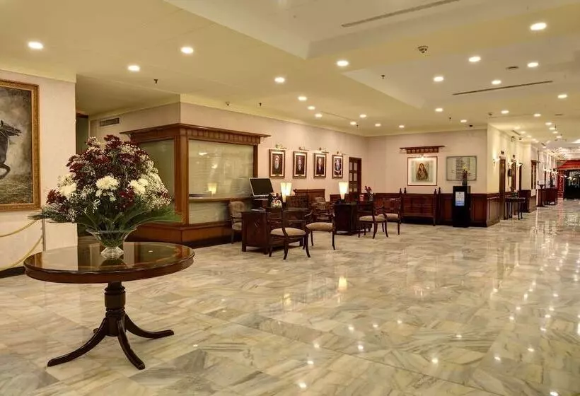 هتل Peshawar Serena