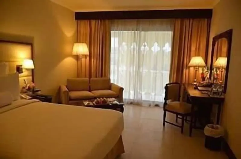هتل Peshawar Serena