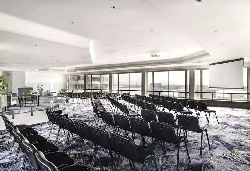 Pullman Auckland Hotel & Apartments
