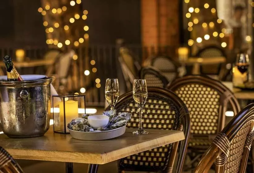 Pullman Auckland Hotel & Apartments