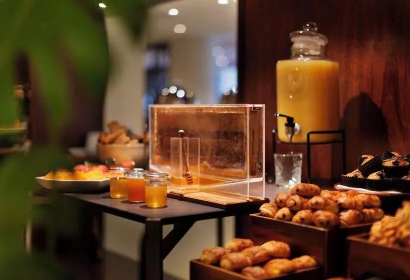 Pullman Auckland Hotel & Apartments