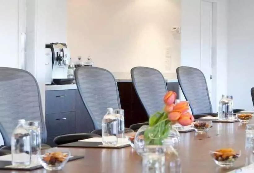 Pullman Auckland Hotel & Apartments