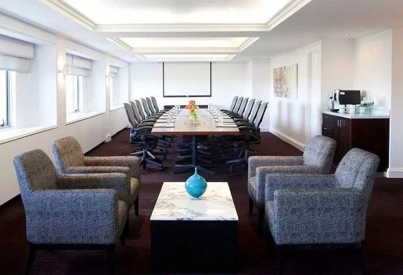 Pullman Auckland Hotel & Apartments