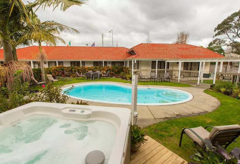 בית מלון כפרי Summit Motor Lodge