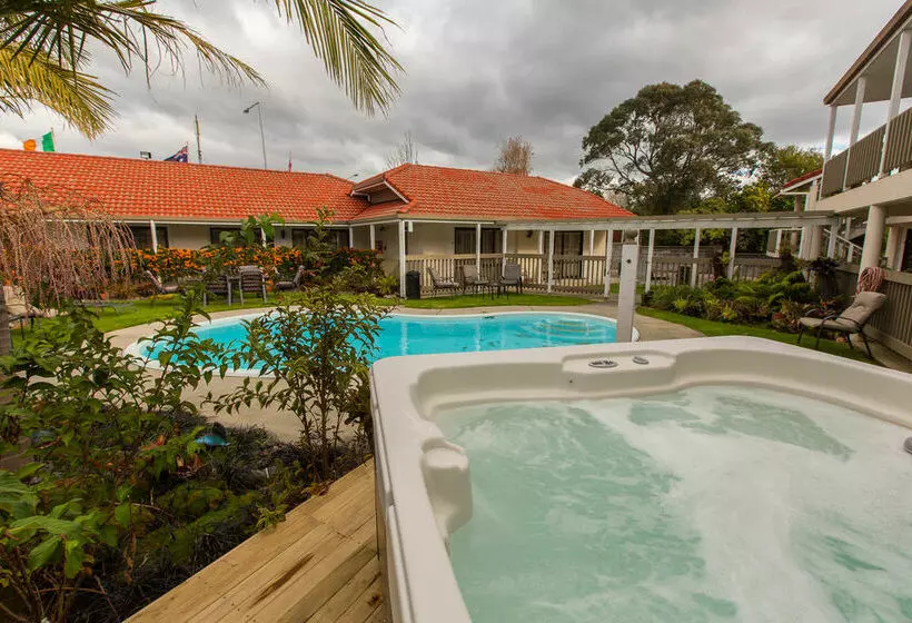 בית מלון כפרי Summit Motor Lodge