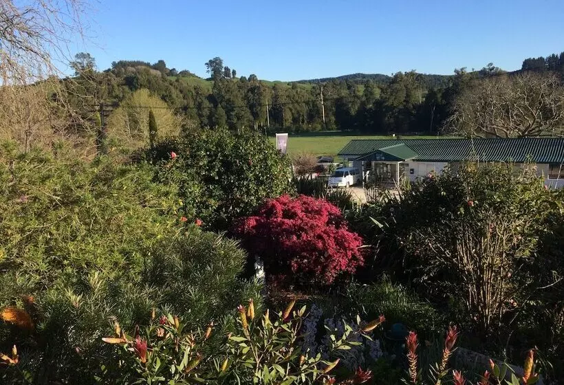 ホテル Waitomo Caves Guest Lodge