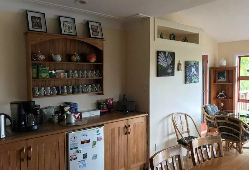 ホテル Waitomo Caves Guest Lodge