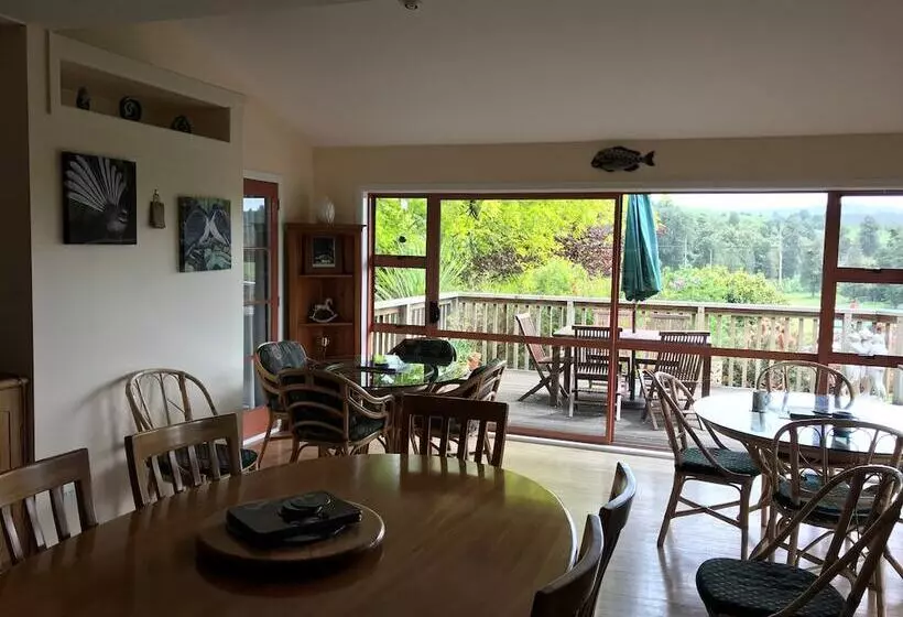 ホテル Waitomo Caves Guest Lodge