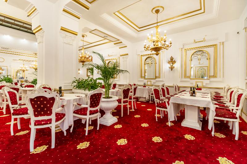 هتل Imparatul Romanilor