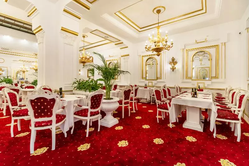 酒店 Imparatul Romanilor