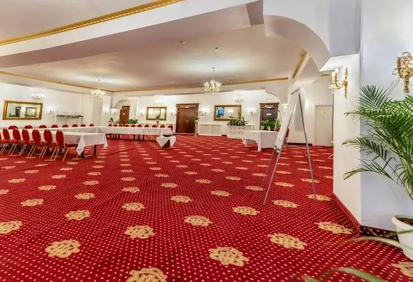 酒店 Imparatul Romanilor