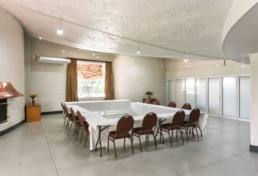 Protea Hotel By Marriott Oudtshoorn Riempie Estate