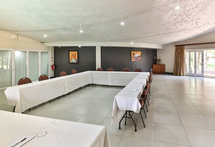 Protea Hotel By Marriott Oudtshoorn Riempie Estate