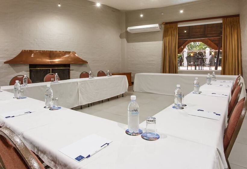 Protea Hotel By Marriott Oudtshoorn Riempie Estate