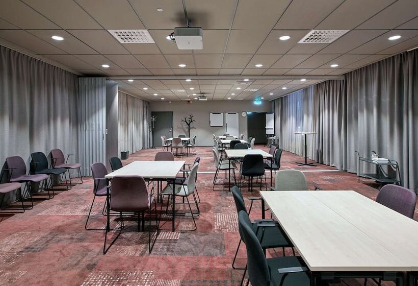 فندق Scandic Borlange