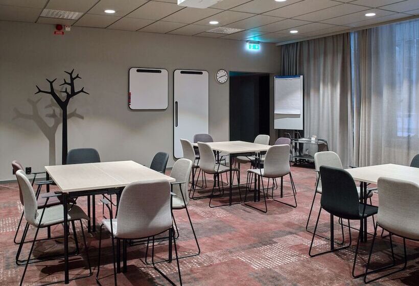 فندق Scandic Borlange