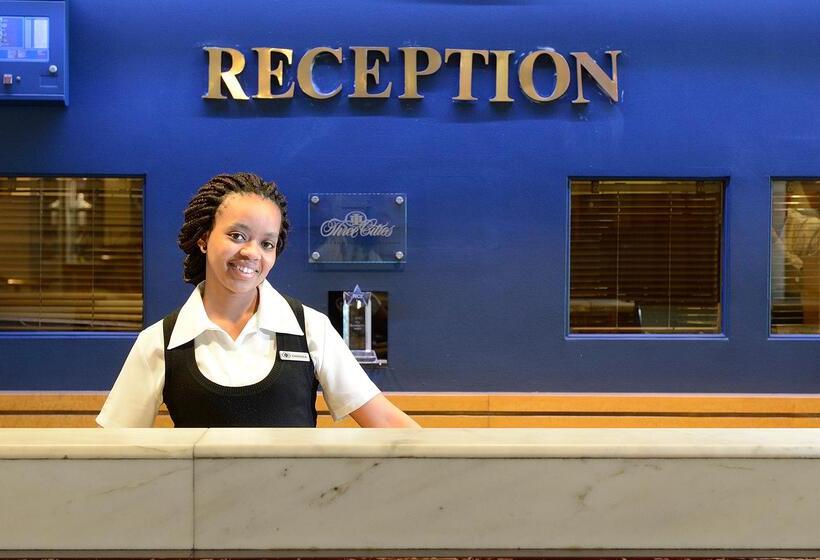 Peninsula All Suite Hotel By Dream Resorts