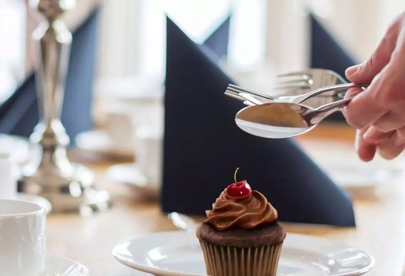 L Frykenstrand; Sure Hotel Collection By Best Western