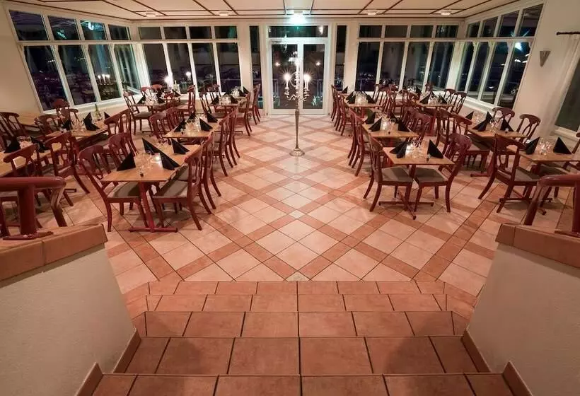 L Frykenstrand; Sure Hotel Collection By Best Western