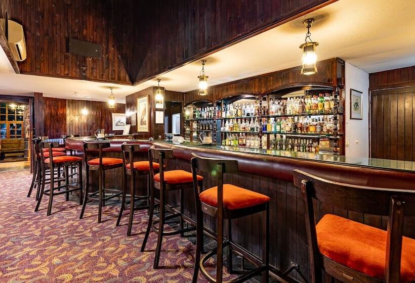 African Sky Hotels   Pine Lake Inn