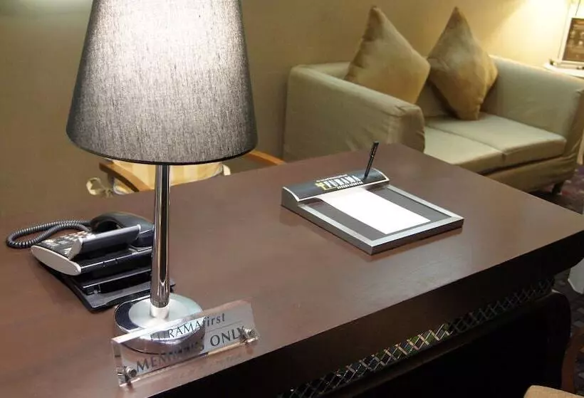 ホテル Furama Silom Bangkok