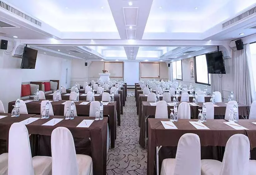 ホテル Furama Silom Bangkok