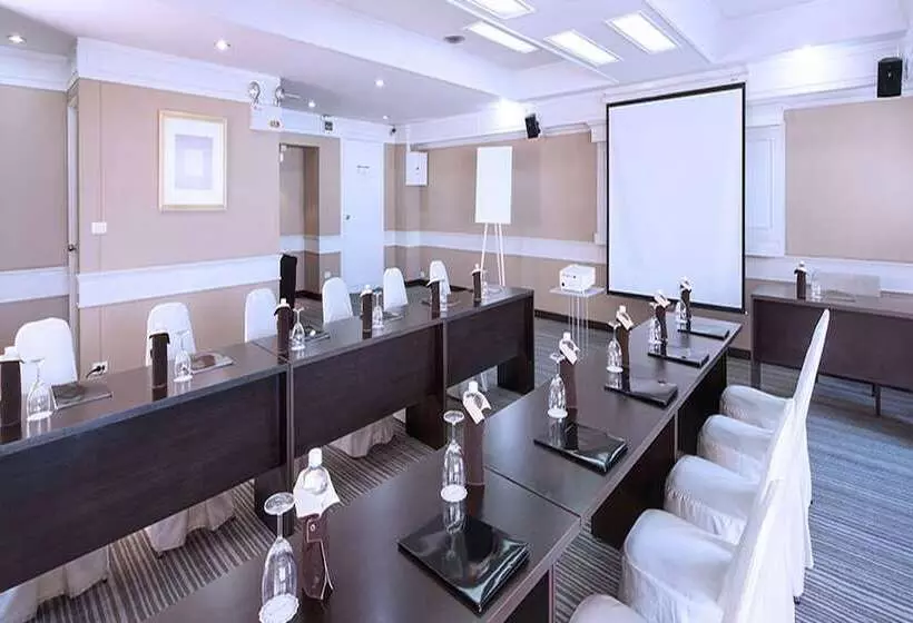 ホテル Furama Silom Bangkok