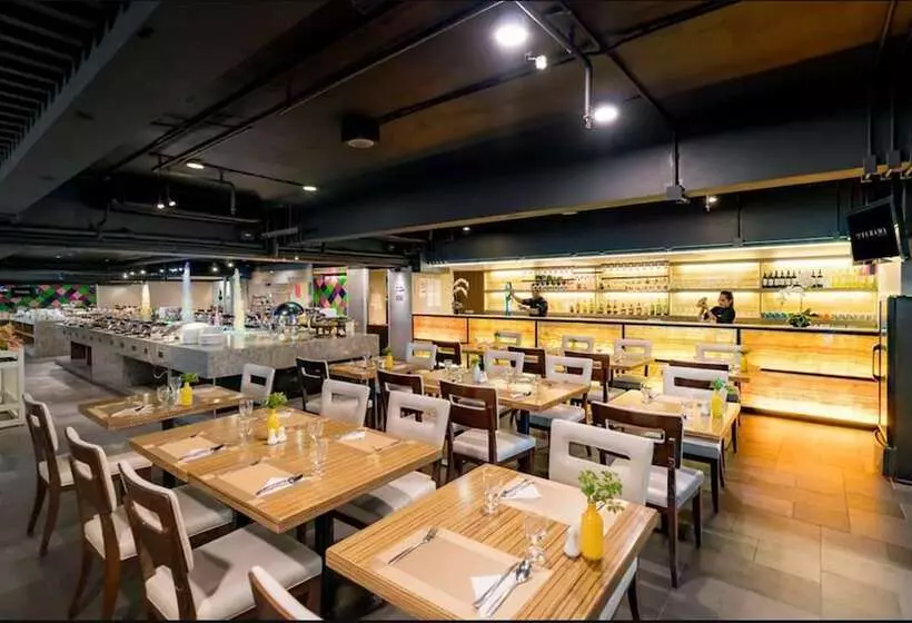 ホテル Furama Silom Bangkok