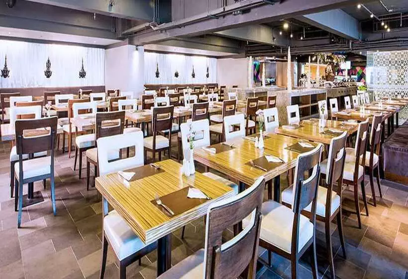 ホテル Furama Silom Bangkok