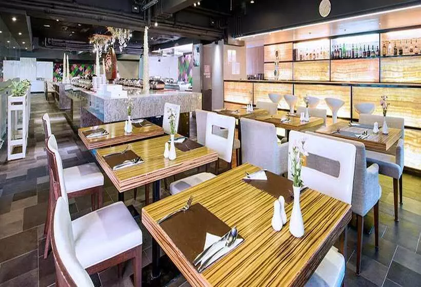 ホテル Furama Silom Bangkok