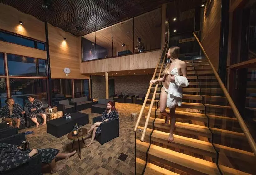 هتل Jeris Lakeside Resort