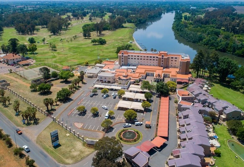בית מלון כפרי Riviera On Vaal Resort