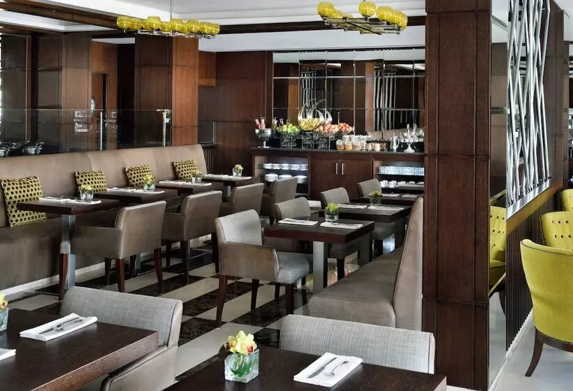 Отель Riyadh Marriott