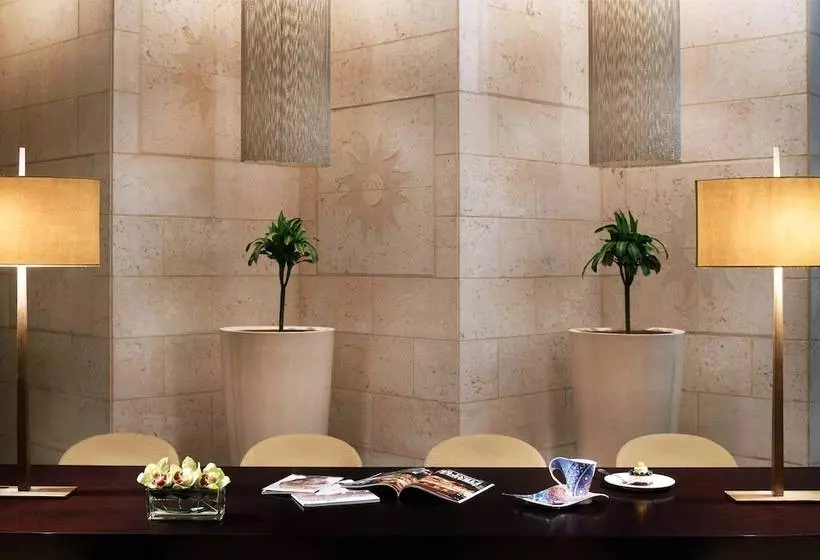 Отель Riyadh Marriott