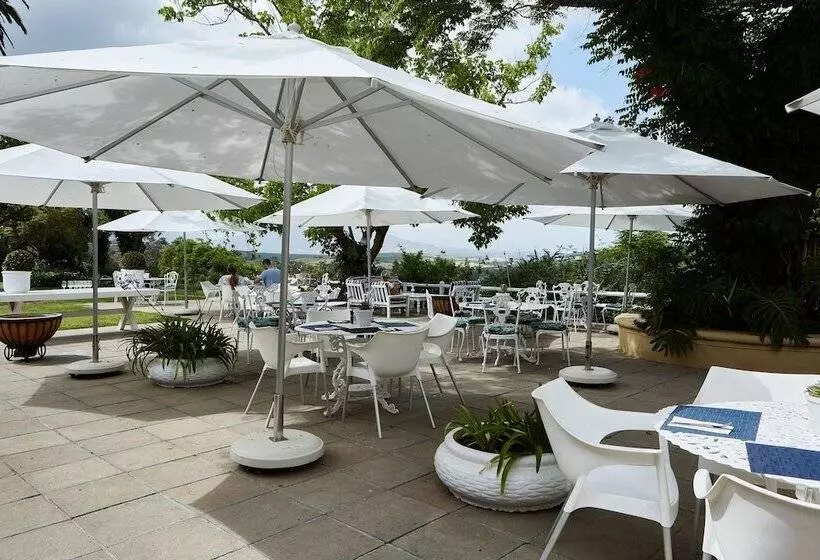 בית מלון כפרי The Devon Valley