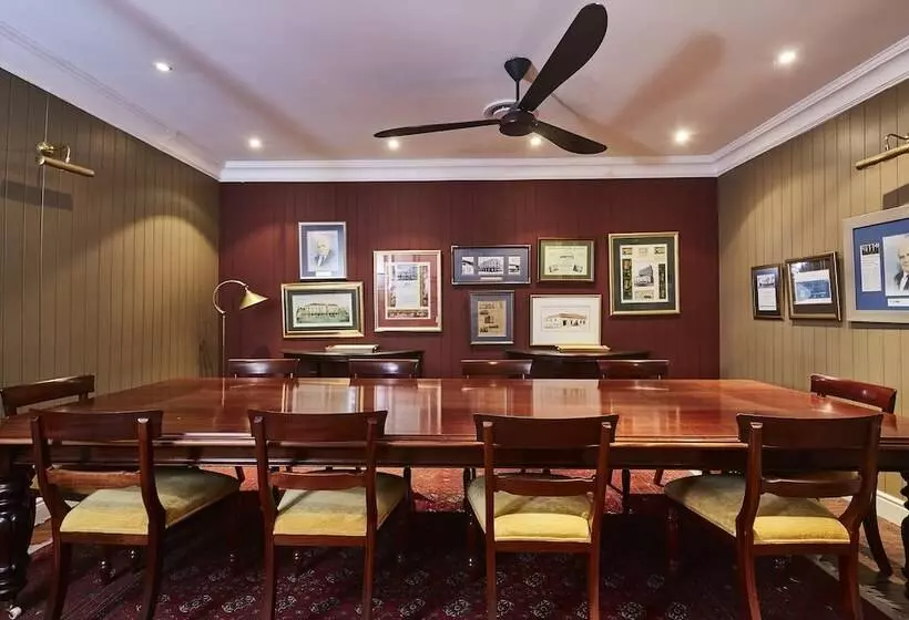 בית מלון כפרי The Devon Valley