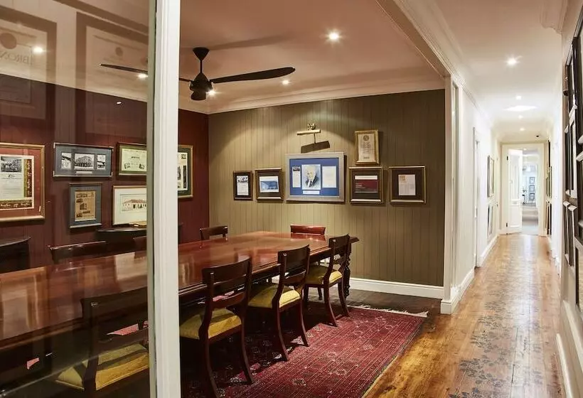 בית מלון כפרי The Devon Valley