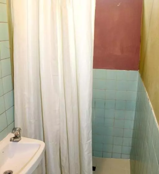 فندق Ximenas Guest House