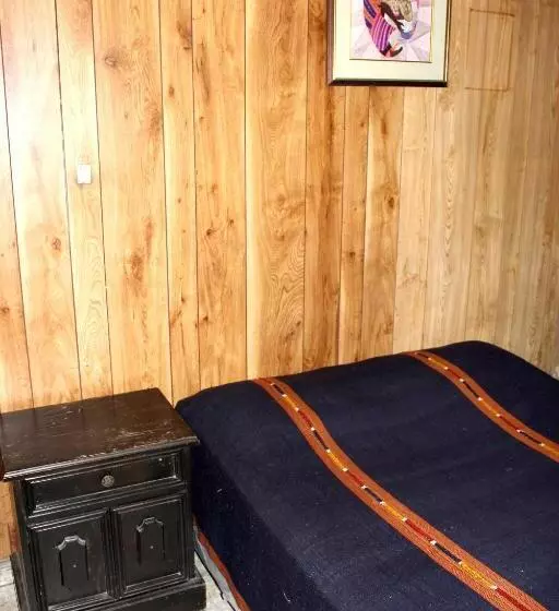 فندق Ximenas Guest House