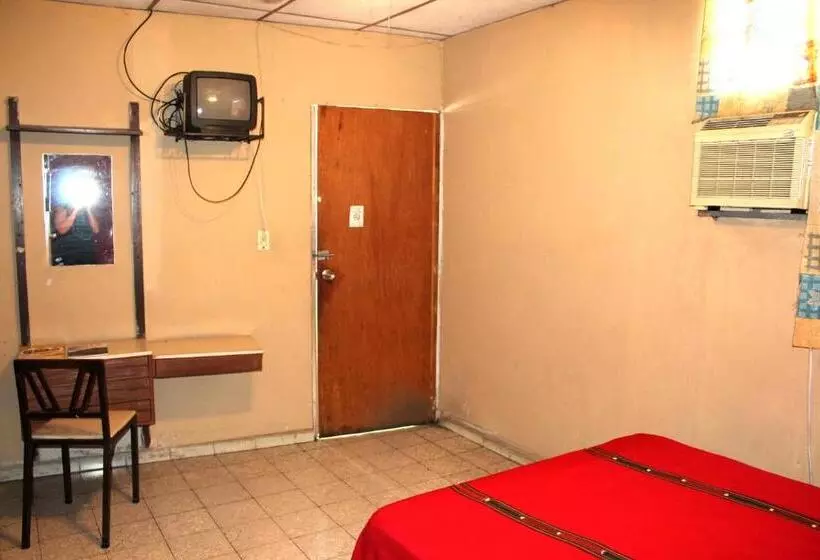 فندق Ximenas Guest House