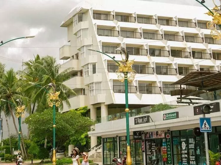 Resort Andaman Embrace Patong