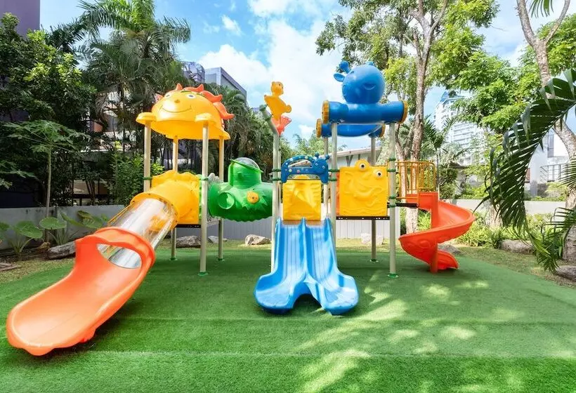 Resort Andaman Embrace Patong