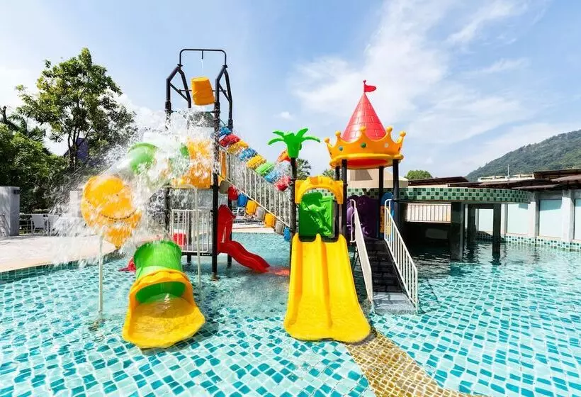 Resort Andaman Embrace Patong