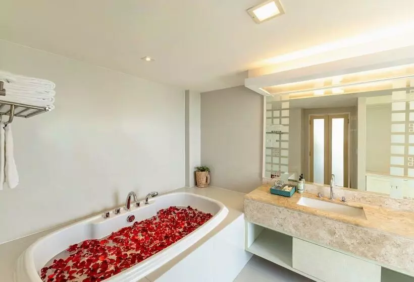 Resort Andaman Embrace Patong