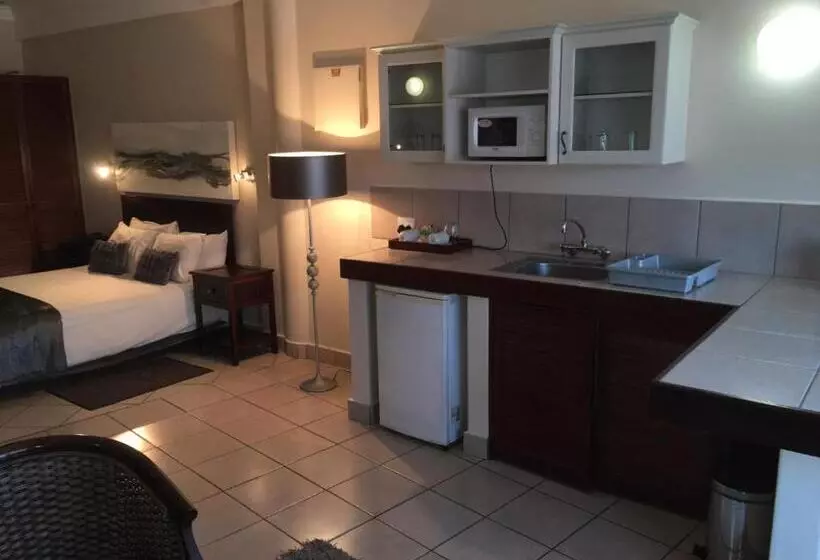 Salt Rock Hotel And Beach Resort